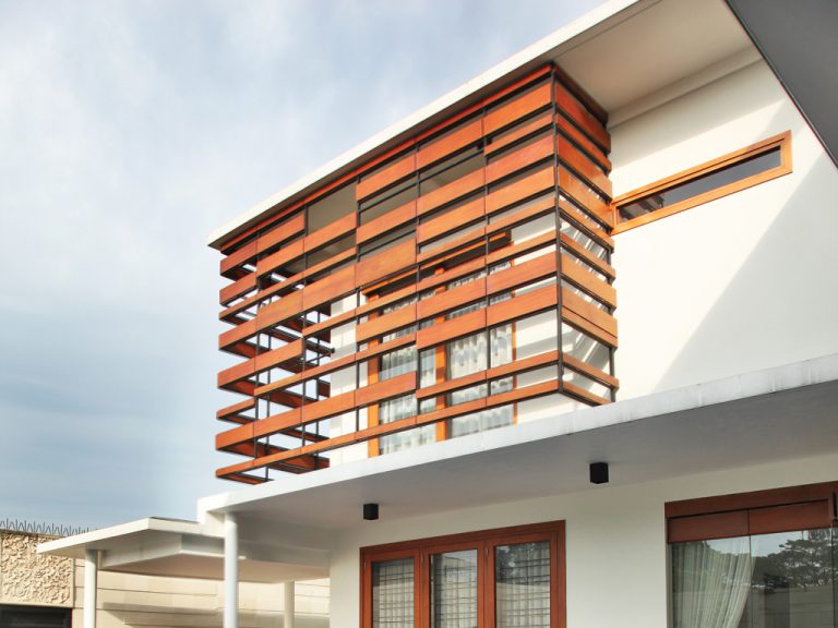 rumah-hadap-barat-atasi-dengan-solusi-berikut-ini