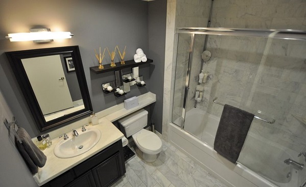 bingung-menempatkan-toilet-dalam-kamar-mandi-kecil-simak-tips-ini